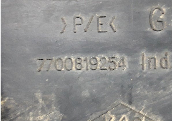 Решітка радіатора ліва Renault 19, 1992-2000, 7700819254
